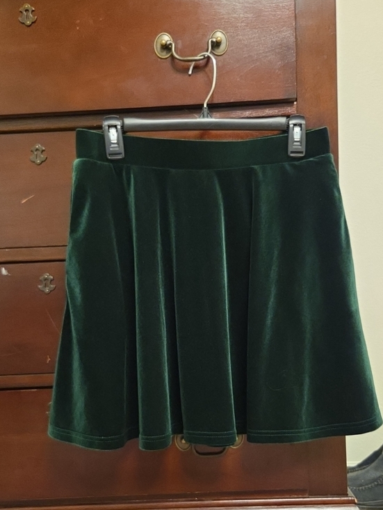 Modcloth Dresses & Skirts - Modcloth Emerald Green Velvet Skater Skirt